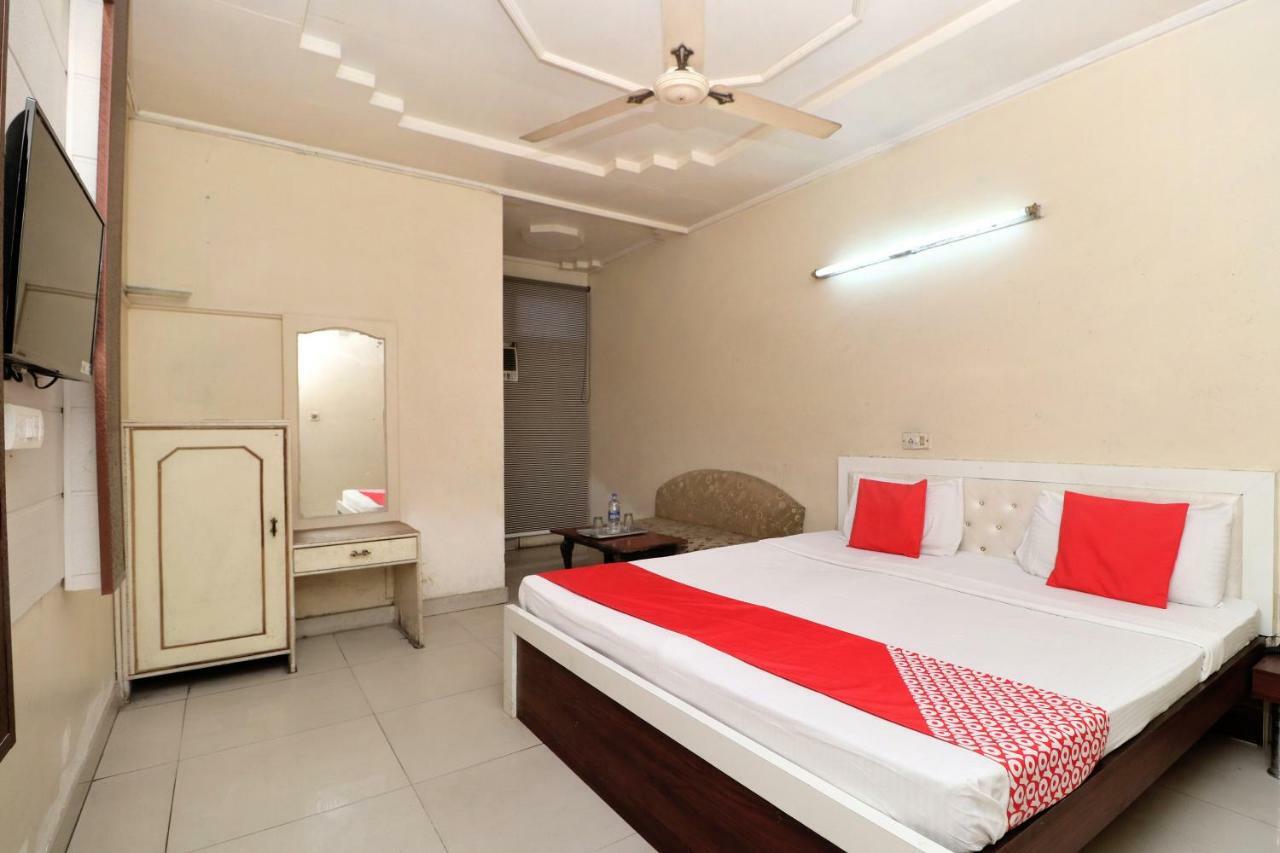 Oyo 24322 Hotel Gulshan Jalandhar Exteriör bild